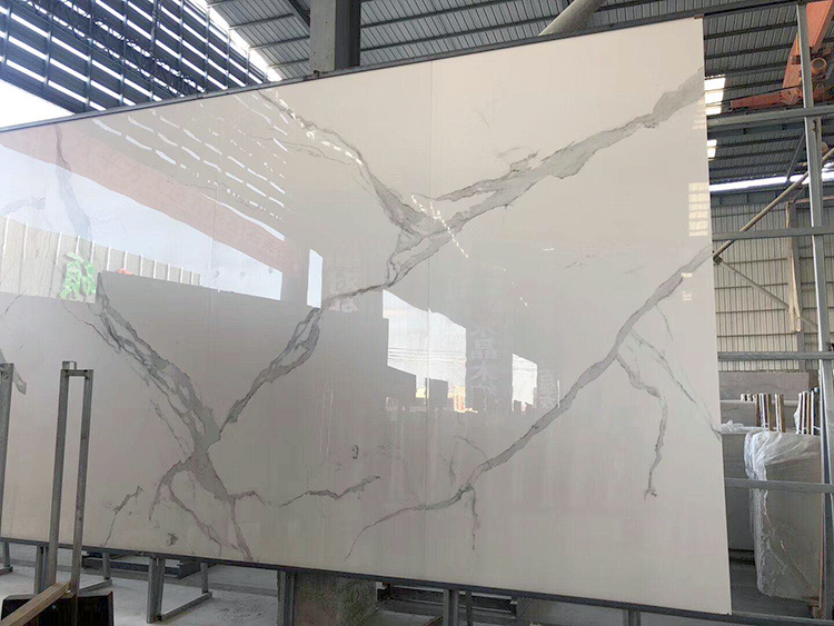 China Wholesale Polished Natural Floor Stone Countertop Price Carrara White Marble Quartz Big Slab for Project