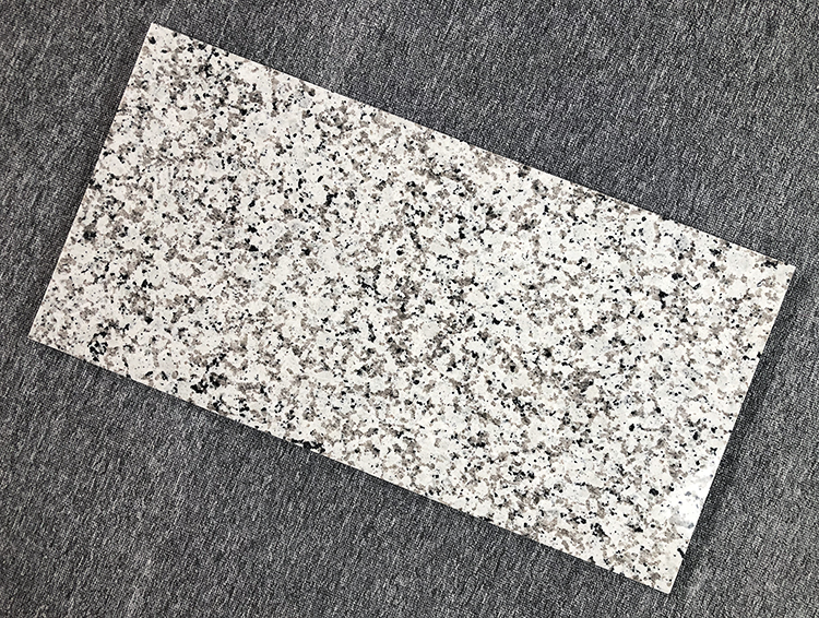 China Black White Grey Countertop Plate Table Top Paving Stone Floor Price Slab Granite for Floor and Wall