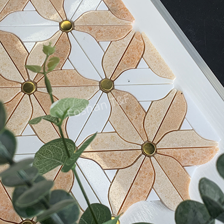 Waterjet Flower Pattern Marble Mosaic Brass Inlay Tile Mosaic Tile for Kitchen Backsplash and Bathroom Wall Tile