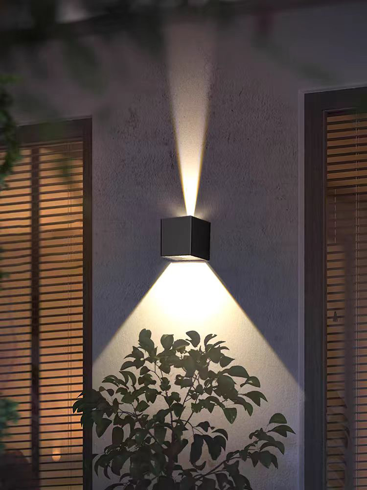 High Quality Outdoor Waterproof IP65 6W 12W up and Down Lighting Garden LED Wall Lamp Light for Home