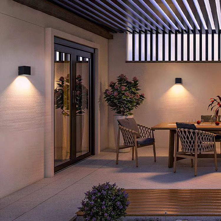 High Quality Outdoor Waterproof IP65 6W 12W up and Down Lighting Garden LED Wall Lamp Light for Home
