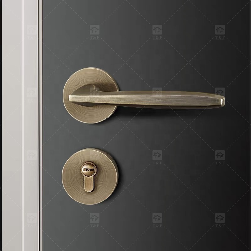 Luxury Gold Magnetic Silent Wooden Door Handle with Split Bedroom Lock Modern Design for Indoor Household for Villas