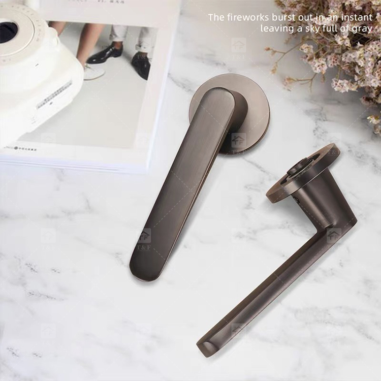 Matte Black Modern Minimalist Villa Door Handle Interior Wood Door Lever Lock Anti-Fingerprint Easy Clean Ambidextrous